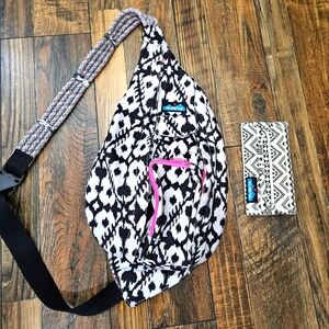 Kavu‎ Women's Durable Outdoor Adventure Black and White Sling Bag With Wallet